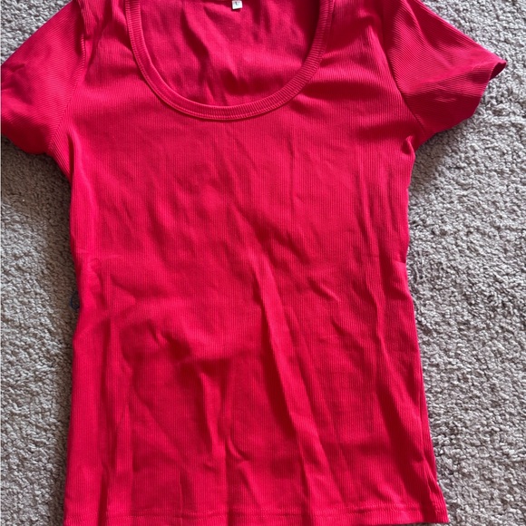 Amazon Essentials Women's Bright Red Short Sleeve Tee - Picture 1 of 2